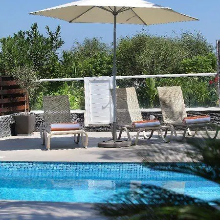 Close To The Beach And Centre 78 Villa