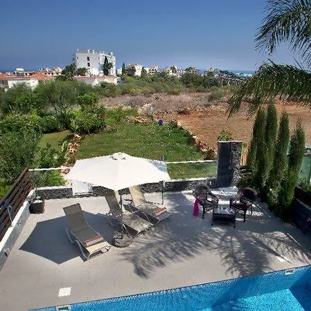 Villa Close To The Beach And Centre 78 *