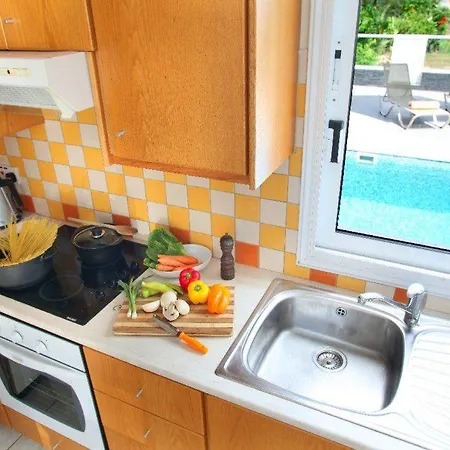 Villa Close To The Beach And Centre 78 *