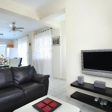Close To The Beach And Centre 78 *