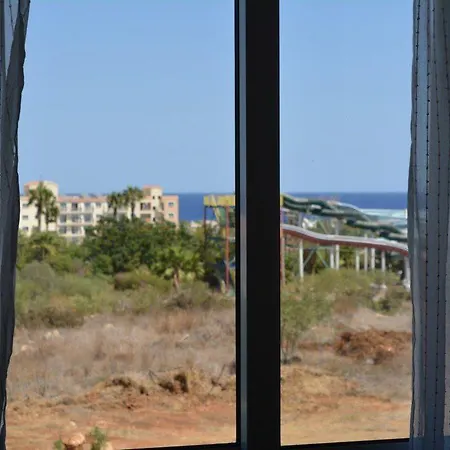 Close To The Beach And Centre 78 Πρωταράς